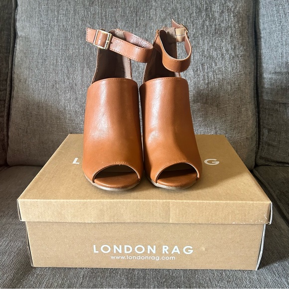 Heels - Picture 3 of 5